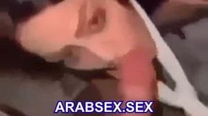 سكس ام اللول هايجة علي الاخر وتمص الزب بحرقة xnxx arab